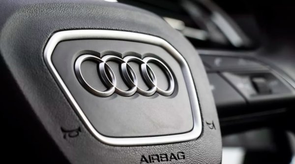 Майкъл Першке, директор на Audi в Индия, разкрива интересен факт. Когато марката навлиза на тамошния пазар, е принудена да направи специален клаксон. Причината &ndash; клаксоните се износват много бързо при индийския начин на каране в трафика с непрекъснато свиркане.
 